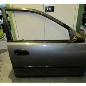 MAZDA 323 SAĞ ÖN KAPI